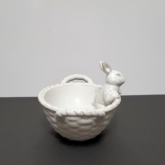 NEW Pottery Barn Bunny Basket Stoneware Candy Bowl 8.5" w x 5" d x 4.75"… - Picture 4 of 7